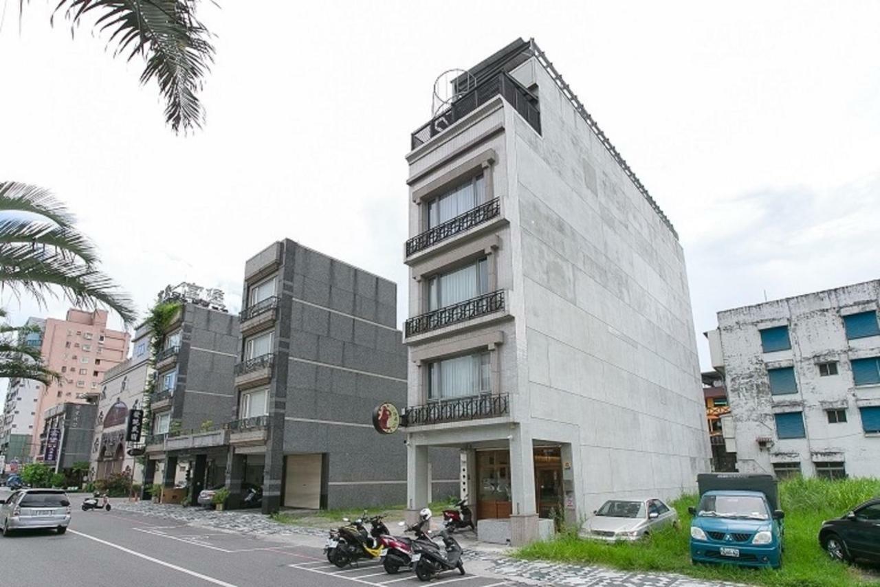 小松鼠站前電梯民宿可加購早餐及車位-預定3天打八折-房型限定詳情請來電洽詢活動方案 Hualien City Luaran gambar